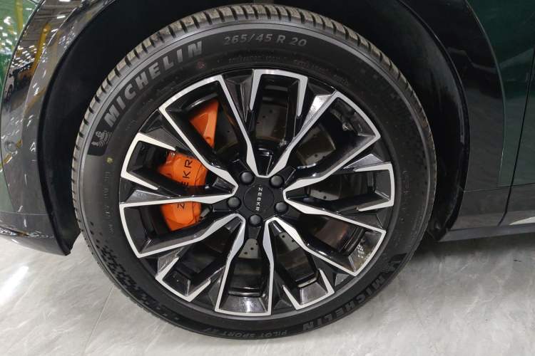 Used Zeekr 7X 2025 100 kWh Long-Range Rear-Wheel Drive with Intelligent Driving Features Left Front Wheel Hub