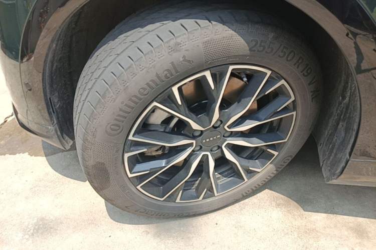 Used Zeekr 7X 2025 75 kWh Rear-Wheel Drive Intelligent Driving Version Left Front Wheel Hub