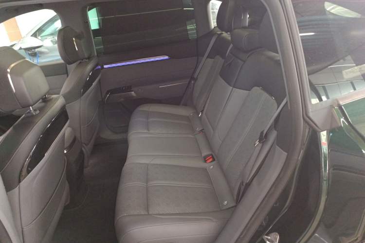 Used Zeekr 7X 2025 100 kWh Long-Range Rear-Wheel Drive with Intelligent Driving Features Left Rear Seat