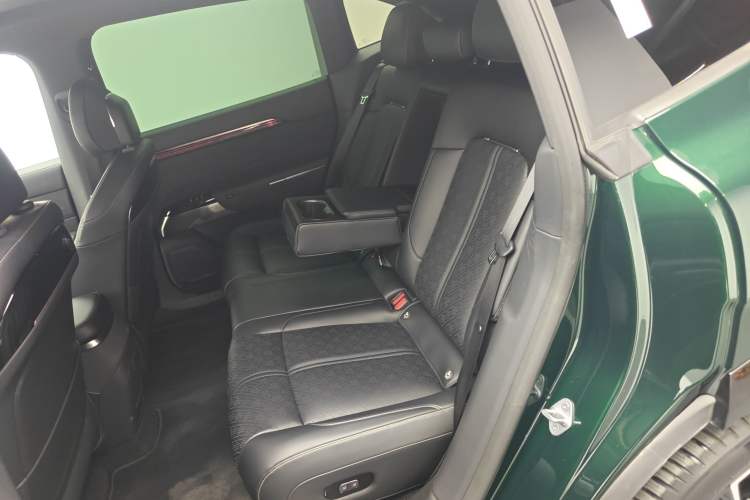 Used Zeekr 7X 2025 100 kWh Long-Range Rear-Wheel Drive with Intelligent Driving Features Left Rear Seat