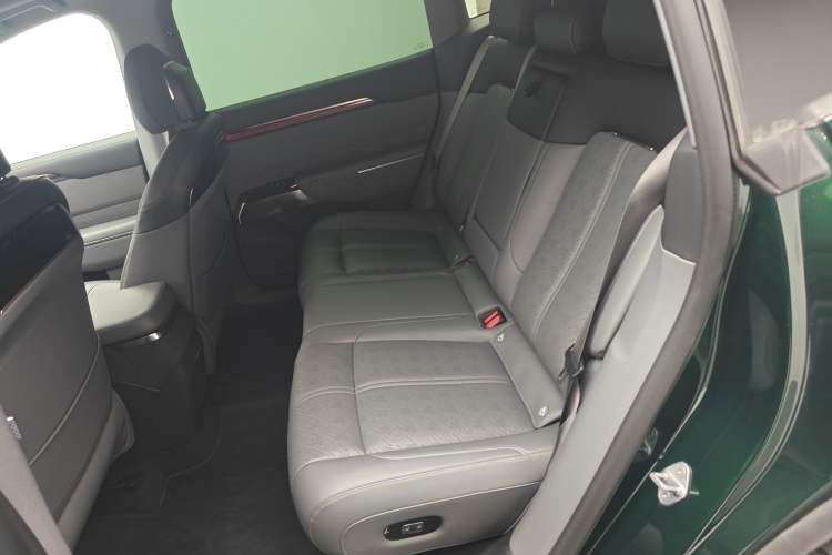 Used Zeekr 7X 2025 100 kWh Long-Range Rear-Wheel Drive with Intelligent Driving Features Left Rear Seat