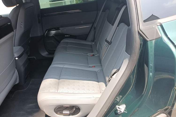 Used Zeekr 7X 2025 75 kWh Rear-Wheel Drive Intelligent Driving Version Left Rear Seat