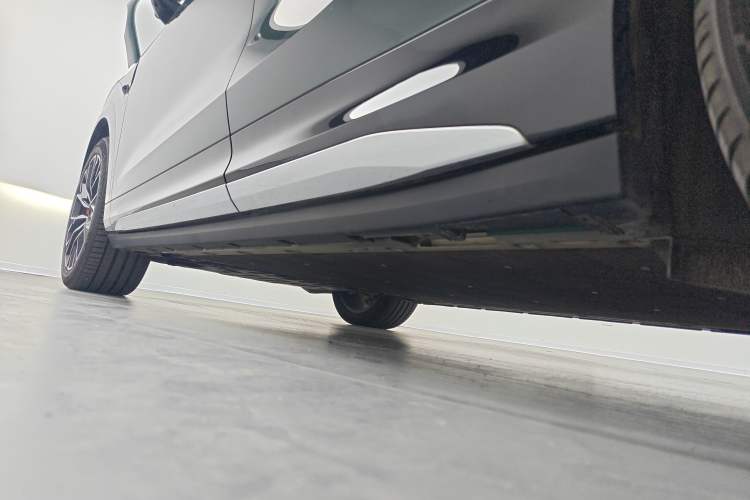 Used Zeekr 7X 2025 100 kWh Long-Range Rear-Wheel Drive with Intelligent Driving Features Left Side Sill