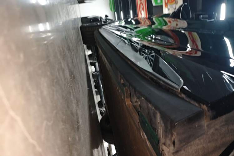 Used Zeekr 7X 2025 100kWh Long-Range All-Wheel Drive Intelligent Driving Version Left Side Sill