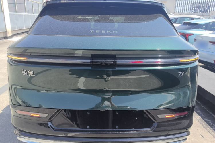 Used Zeekr 7X 2025 100 kWh Long-Range Rear-Wheel Drive with Intelligent Driving Features Rear