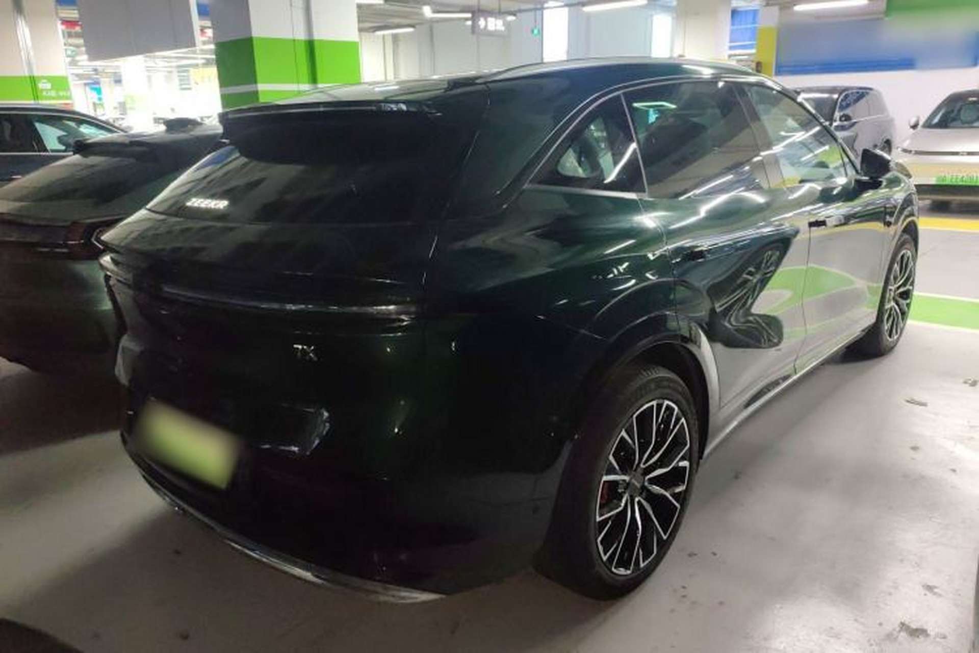 Used Zeekr 7X 2025 100 kWh Long-Range Rear-Wheel Drive with Intelligent Driving Features Rear Right 45 Deg