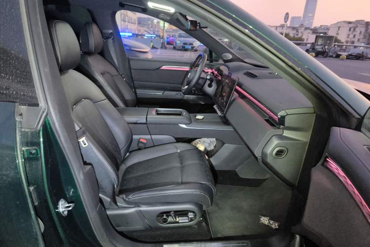 Used Zeekr 7X 2025 100 kWh Long-Range Rear-Wheel Drive with Intelligent Driving Features Right Front Seat