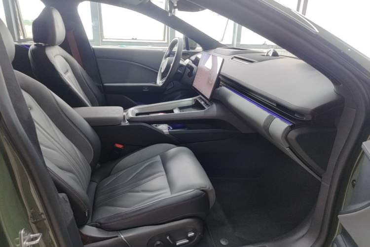 Used Zeekr 7X 2025 75 kWh Rear-Wheel Drive Intelligent Driving Version Right Front Seat