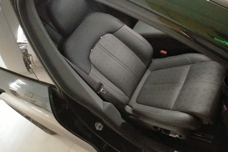 Used Zeekr 7X 2025 100kWh Long-Range All-Wheel Drive Intelligent Driving Version Right Front Seat