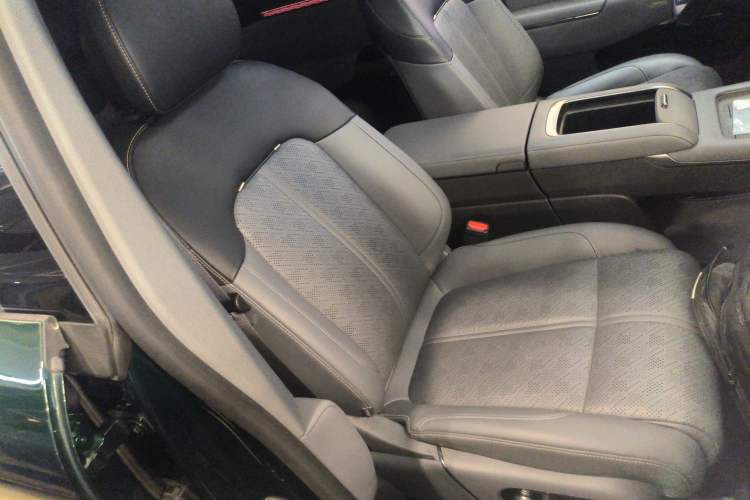 Used Zeekr 7X 2025 100kWh Long-Range All-Wheel Drive Intelligent Driving Version Right Front Seat
