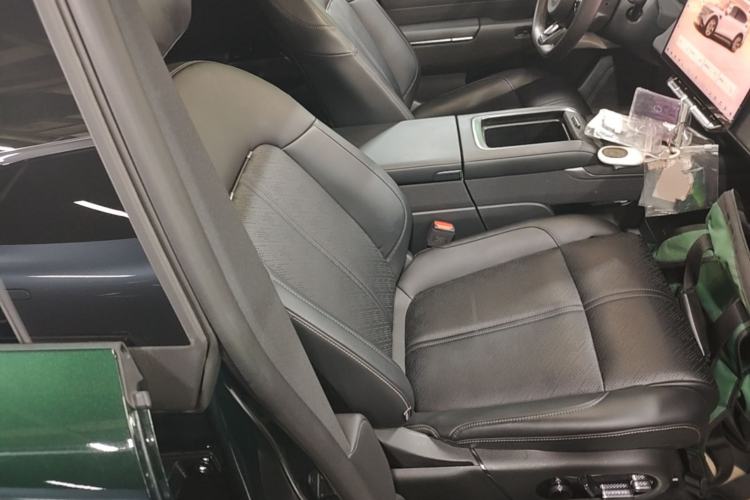 Used Zeekr 7X 2025 100kWh Long-Range All-Wheel Drive Intelligent Driving Version Right Front Seat