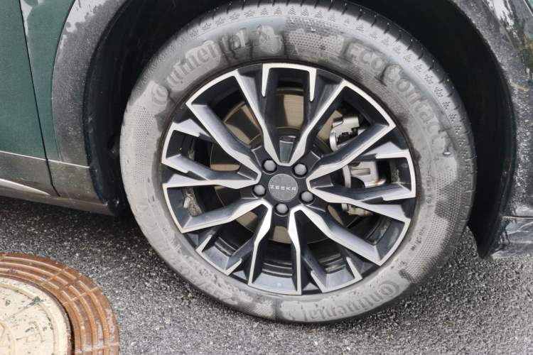 Used Zeekr 7X 2025 75 kWh Rear-Wheel Drive Intelligent Driving Version Right Front Wheel Hub