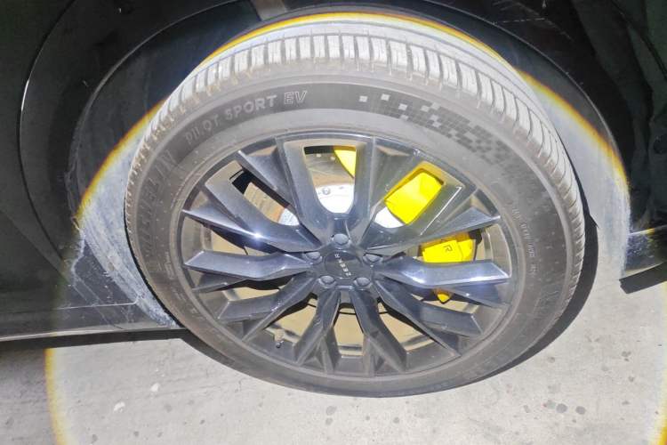 Used Zeekr 7X 2025 100kWh Long-Range All-Wheel Drive Intelligent Driving Version Right Front Wheel Hub