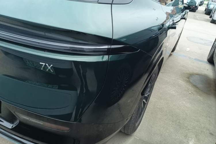 Used Zeekr 7X 2025 75 kWh Rear-Wheel Drive Intelligent Driving Version Right Rear Taillight