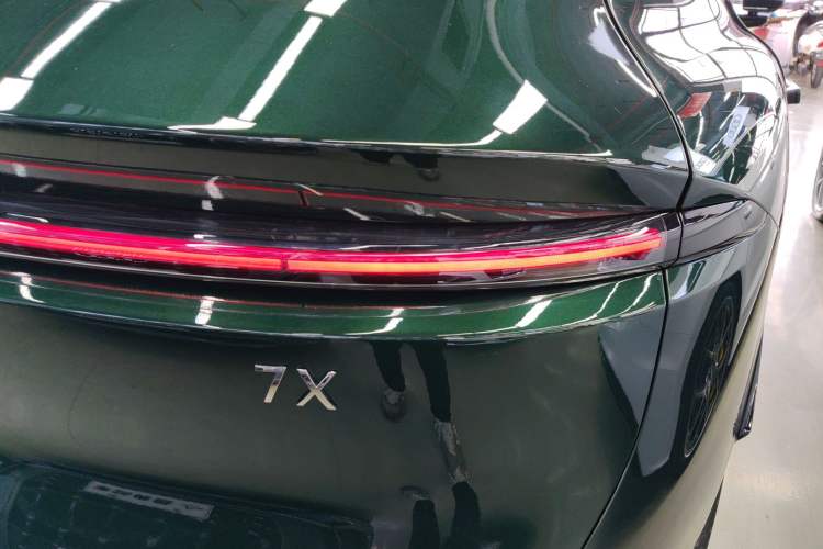 Used Zeekr 7X 2025 75 kWh Rear-Wheel Drive Intelligent Driving Version Right Rear Taillight