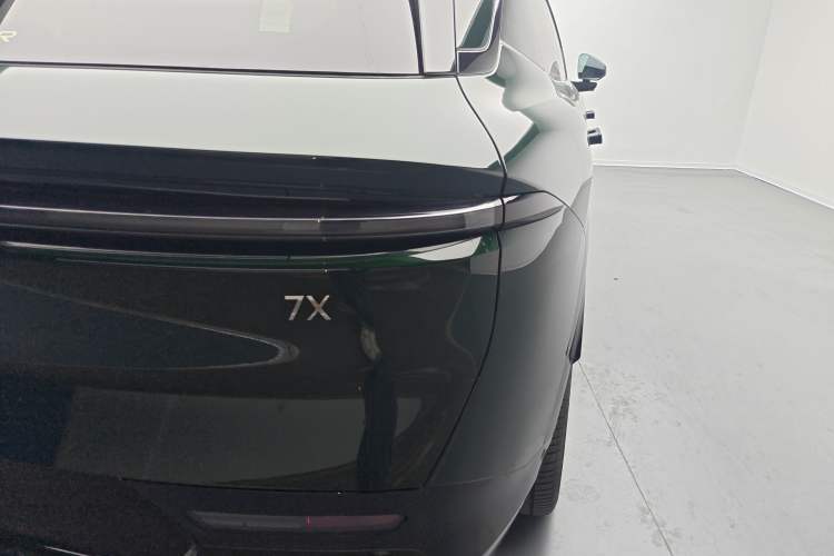 Used Zeekr 7X 2025 100 kWh Long-Range Rear-Wheel Drive with Intelligent Driving Features Right Rear Taillight