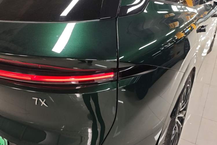 Used Zeekr 7X 2025 100kWh Long-Range All-Wheel Drive Intelligent Driving Version Right Rear Taillight