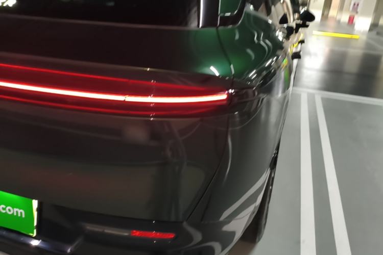 Used Zeekr 7X 2025 100 kWh Long-Range Rear-Wheel Drive with Intelligent Driving Features Right Rear Taillight
