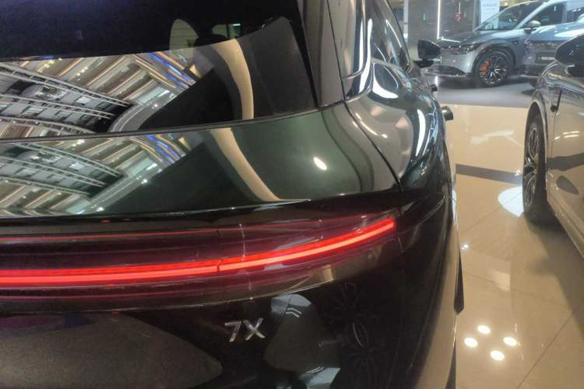 Used Zeekr 7X 2025 100kWh Long-Range All-Wheel Drive Intelligent Driving Version Right Rear Taillight