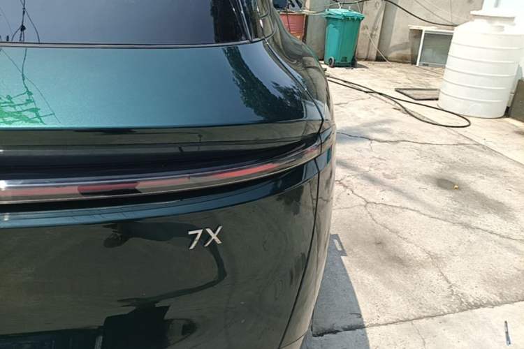 Used Zeekr 7X 2025 75 kWh Rear-Wheel Drive Intelligent Driving Version Right Rear Taillight