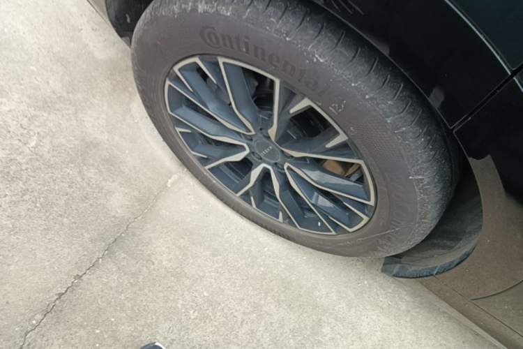 Used Zeekr 7X 2025 75 kWh Rear-Wheel Drive Intelligent Driving Version Right Rear Wheel Hub