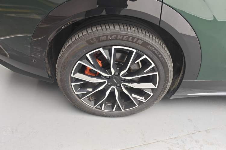Used Zeekr 7X 2025 100 kWh Long-Range Rear-Wheel Drive with Intelligent Driving Features Right Rear Wheel Hub