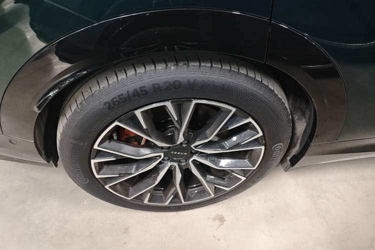 Used Zeekr 7X 2025 100kWh Long-Range All-Wheel Drive Intelligent Driving Version Right Rear Wheel Hub