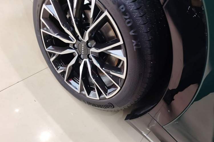 Used Zeekr 7X 2025 100 kWh Long-Range Rear-Wheel Drive with Intelligent Driving Features Right Rear Wheel Hub