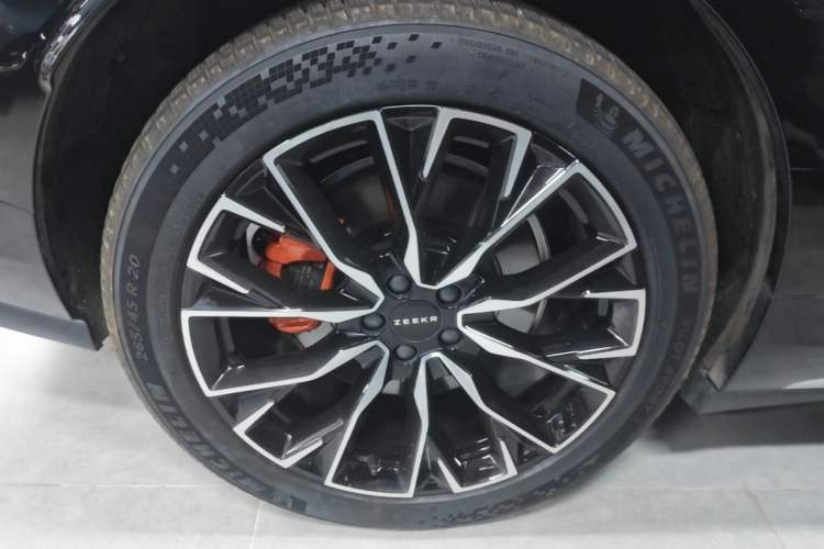 Used Zeekr 7X 2025 100 kWh Long-Range Rear-Wheel Drive with Intelligent Driving Features Right Rear Wheel Hub