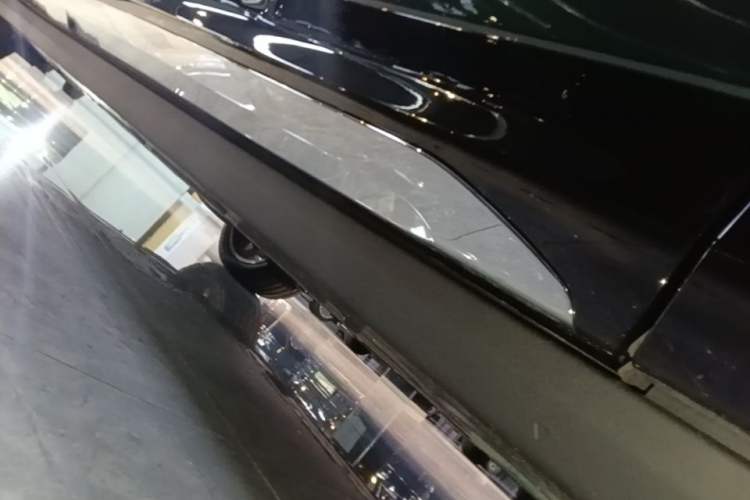 Used Zeekr 7X 2025 100kWh Long-Range All-Wheel Drive Intelligent Driving Version Right Side Sill