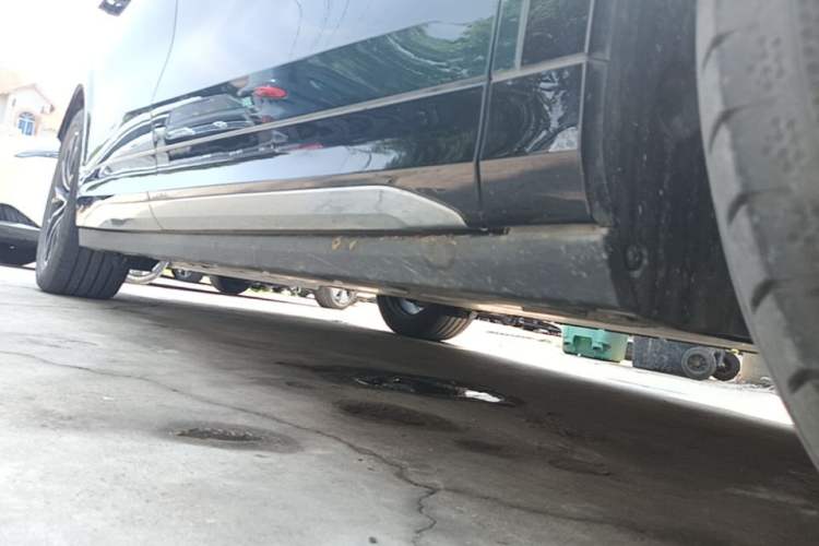 Used Zeekr 7X 2025 75 kWh Rear-Wheel Drive Intelligent Driving Version Right Side Sill