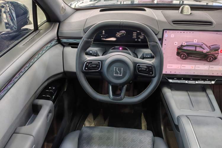 Used Zeekr 7X 2025 75 kWh Rear-Wheel Drive Intelligent Driving Version Steering Wheel