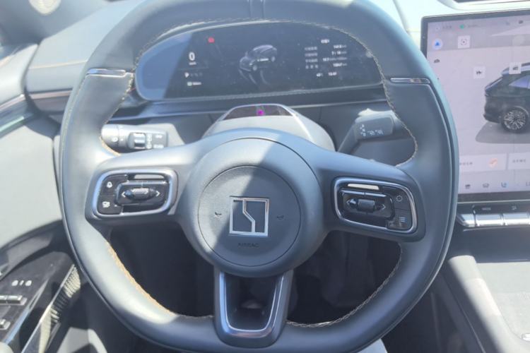 Used Zeekr 7X 2025 100 kWh Long-Range Rear-Wheel Drive with Intelligent Driving Features Steering Wheel