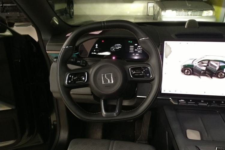 Used Zeekr 7X 2025 100kWh Long-Range All-Wheel Drive Intelligent Driving Version Steering Wheel