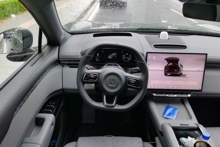 Used Zeekr 7X 2025 75 kWh Rear-Wheel Drive Intelligent Driving Version Steering Wheel