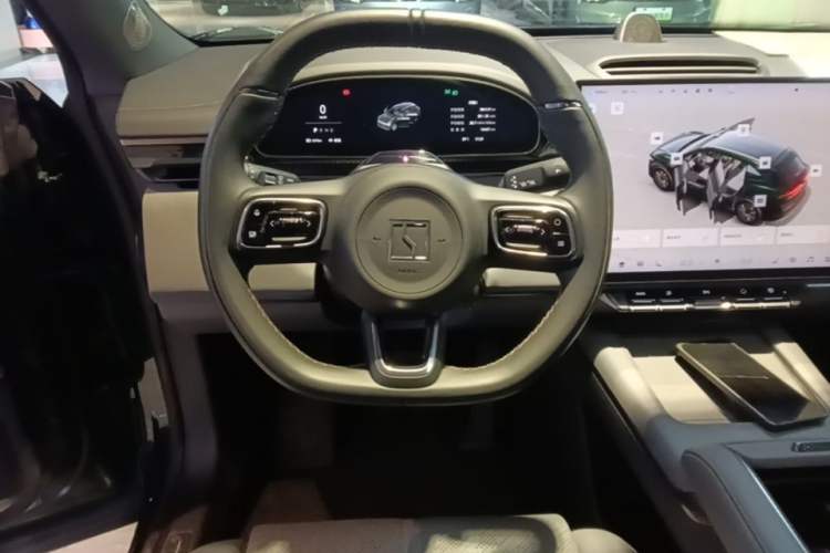Used Zeekr 7X 2025 100kWh Long-Range All-Wheel Drive Intelligent Driving Version Steering Wheel