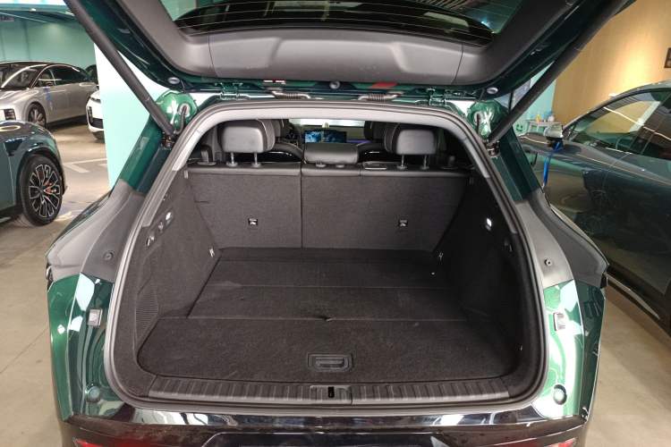 Used Zeekr 7X 2025 100 kWh Long-Range Rear-Wheel Drive with Intelligent Driving Features Trunk