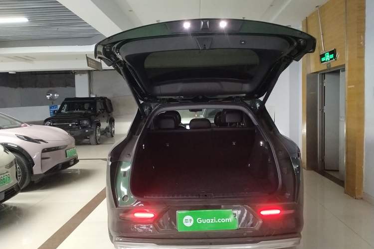 Used Zeekr 7X 2025 100kWh Long-Range All-Wheel Drive Intelligent Driving Version Trunk