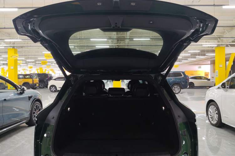 Used Zeekr 7X 2025 100 kWh Long-Range Rear-Wheel Drive with Intelligent Driving Features Trunk