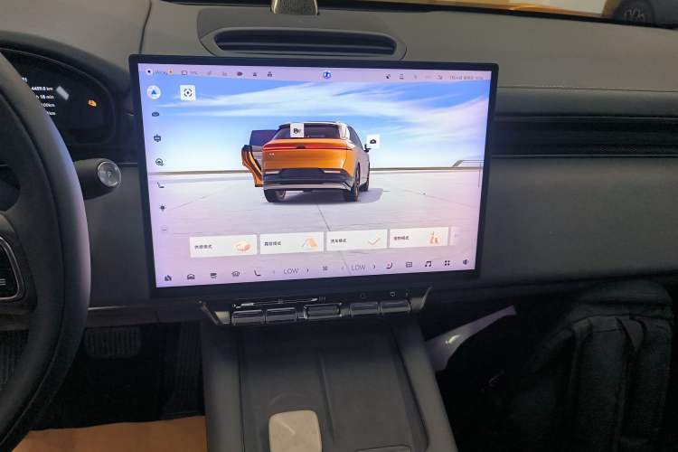 Used Zeekr 7X 2025 100 kWh Long-Range Rear-Wheel Drive with Intelligent Driving Features Audio And AC Panel