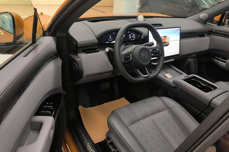 Used Zeekr 7X 2025 100 kWh Long-Range Rear-Wheel Drive with Intelligent Driving Features Driver Seat