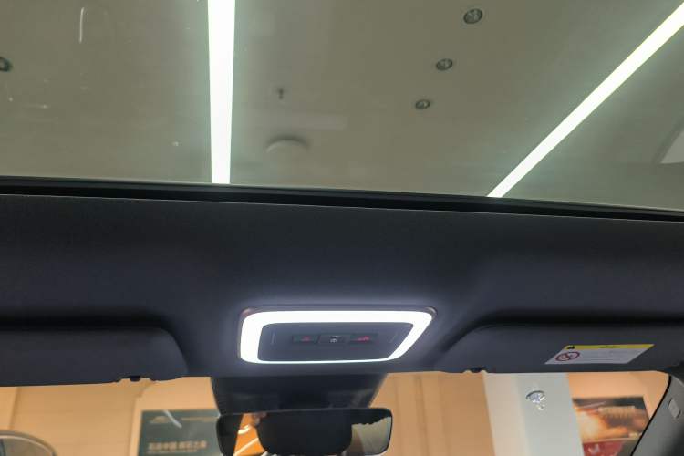 Used Zeekr 7X 2025 100 kWh Long-Range Rear-Wheel Drive with Intelligent Driving Features Headliner