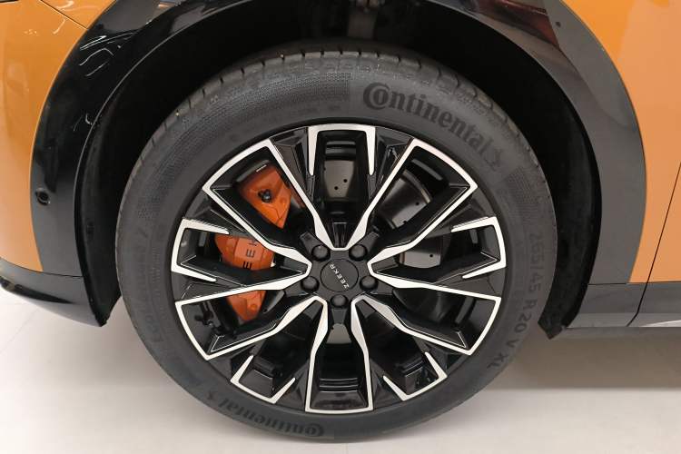 Used Zeekr 7X 2025 100 kWh Long-Range Rear-Wheel Drive with Intelligent Driving Features Left Front Wheel Hub