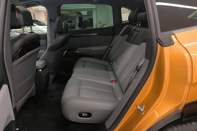 Used Zeekr 7X 2025 100 kWh Long-Range Rear-Wheel Drive with Intelligent Driving Features Left Rear Seat