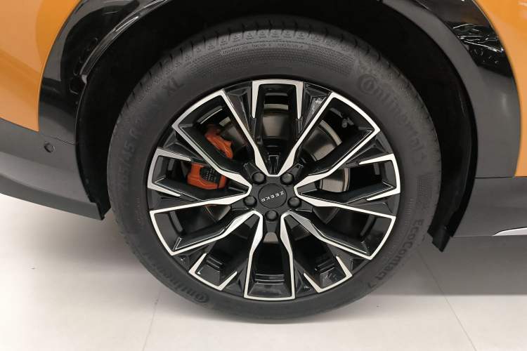 Used Zeekr 7X 2025 100 kWh Long-Range Rear-Wheel Drive with Intelligent Driving Features Right Rear Wheel Hub