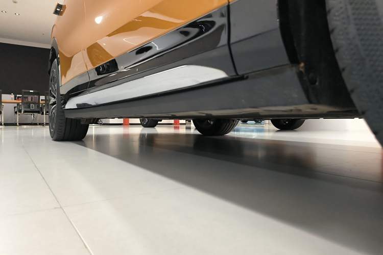 Used Zeekr 7X 2025 100 kWh Long-Range Rear-Wheel Drive with Intelligent Driving Features Right Side Sill
