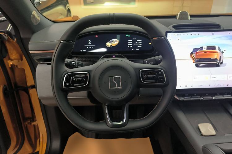 Used Zeekr 7X 2025 100 kWh Long-Range Rear-Wheel Drive with Intelligent Driving Features Steering Wheel