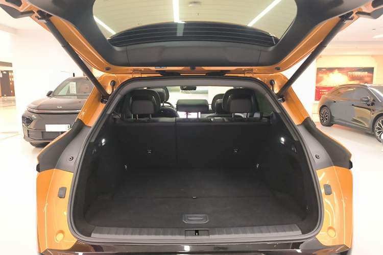 Used Zeekr 7X 2025 100 kWh Long-Range Rear-Wheel Drive with Intelligent Driving Features Trunk