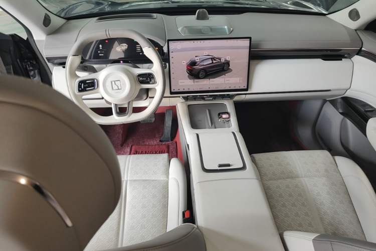 Used Zeekr 7X 2025 100 kWh Long-Range Rear-Wheel Drive with Intelligent Driving Features Center Console