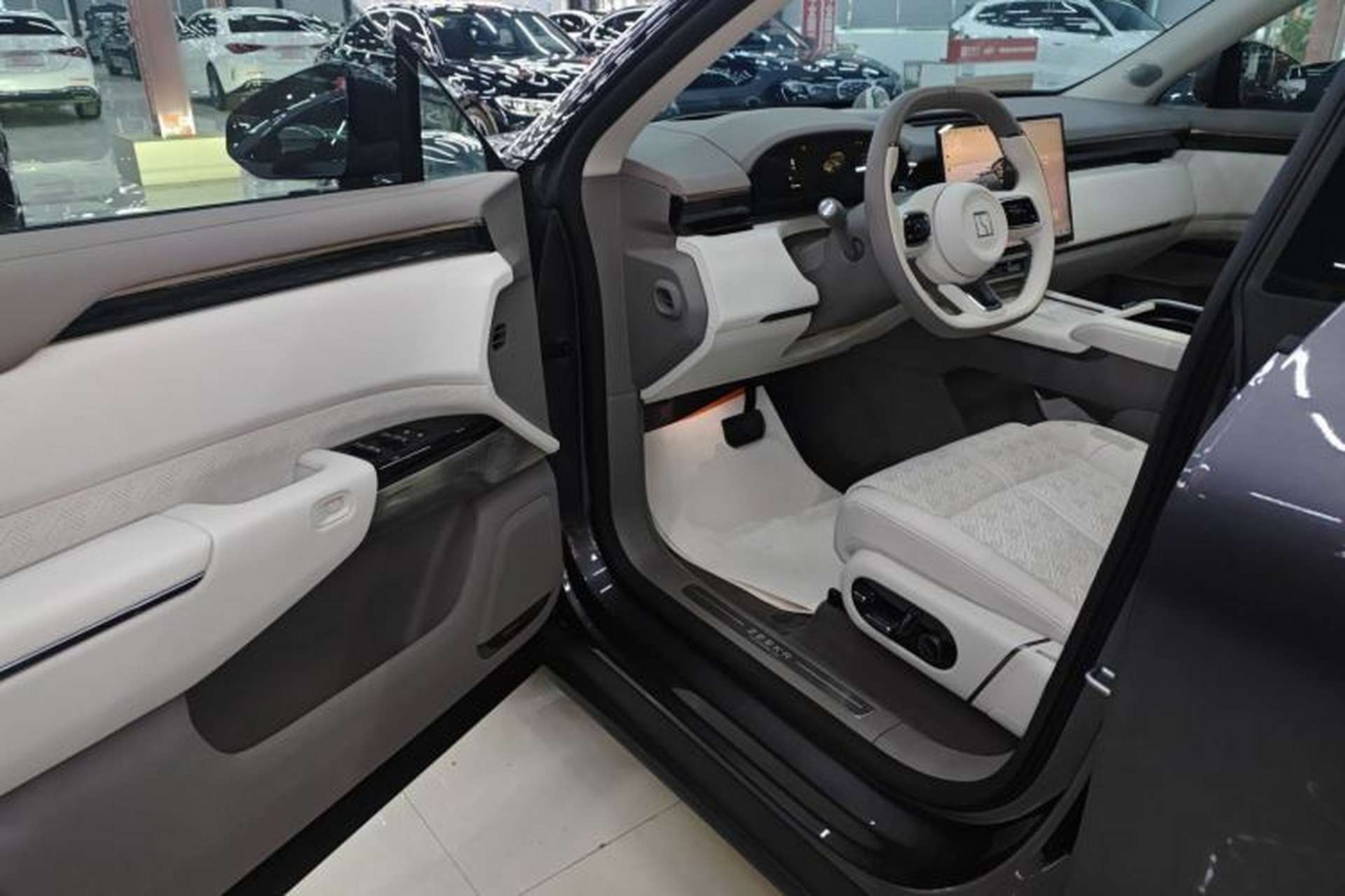 Used Zeekr 7X 2025 75 kWh Rear-Wheel Drive Intelligent Driving Version Driver Seat